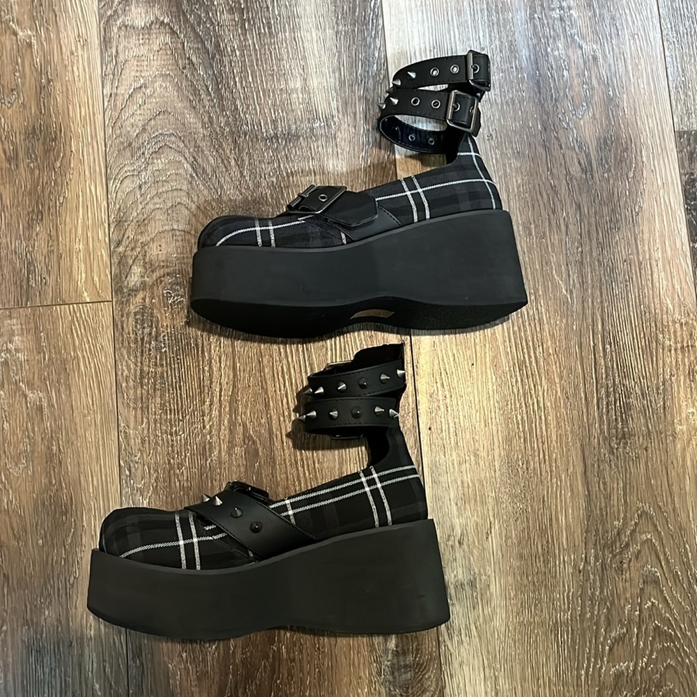 Killstar Bloody Mary Ash Tartan platform shoes - Picture 8 of 12
